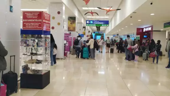 Se registra buena afluencia de pasajeros en el aeropuerto de Mérida
