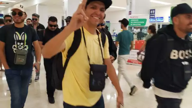 La Banda MS recorrió los pasillos del aeropuerto de Mérida