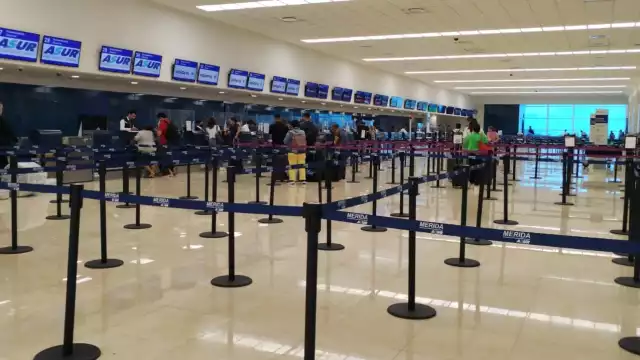 Los pasajeros tuvieron que esperar nueve horas en el aeropuerto de Mérida