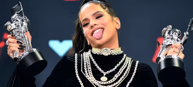 Rosalía presume sus premios MTV 2022