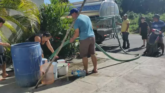El viernes pasado, Por Esto! dio a conocer que los habitantes de Puerto Aventuras llevaban tres días sin agua potable El viernes pasado, Por Esto! dio a conocer que los habitantes de Puerto Aventuras llevaban tres días sin agua potable