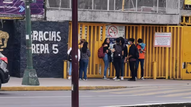 Así fue la toma de la Prepa 5 de la UNAM la mañana de este viernes