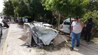 Retiran puestos ambulantes de la carretera rumbo a Parque Garrafón en Isla Mujeres