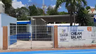 Las escuelas solo son abiertas para recibir mantenimiento