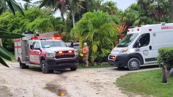El siniestro ocurrió en el interior de Playa del Secreto; afortunadamente no hubo personas lesionadas y se necesitó de seis unidades de Bomberos para apagar el fuego
