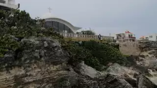 Algunas casas en Isla Mujeres tienen riesgo de derrumbarse debido a la erosión de los acantilados donde fueron construidas