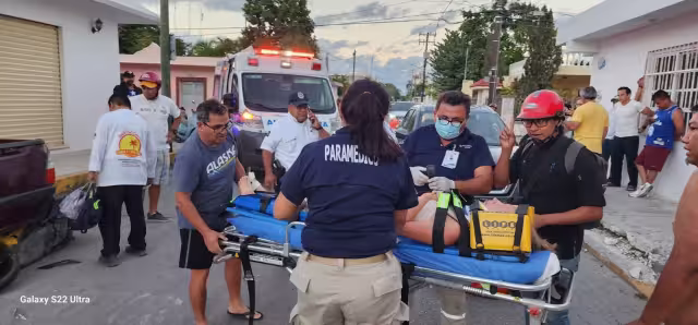 Los paramédicos que atendieron a la víctima tardaron varios minutos para estabilizarla y llevarla a un hospital