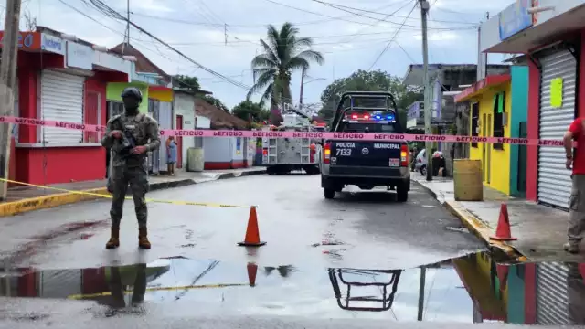 Cuando los policías se acercaron se percataron que lamentablemente el cuerpo de “el mecánico”, ya comenzaba a descomponerse