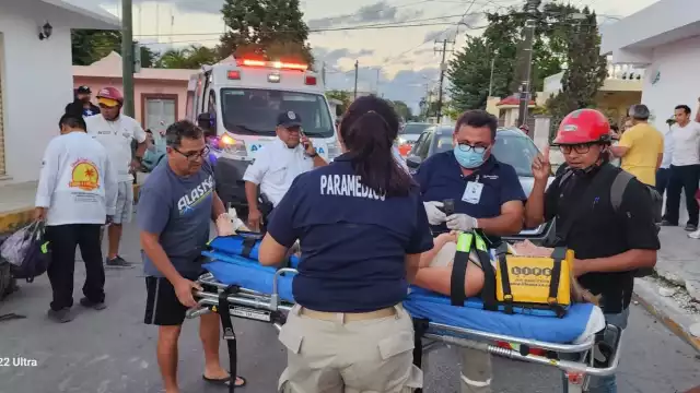 Los paramédicos que atendieron a la víctima tardaron varios minutos para estabilizarla y llevarla a un hospital