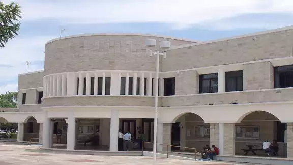 La Honorable Junta Directiva de la Uaqroo tomó la determinación de modificar el calendario de la convocatoria