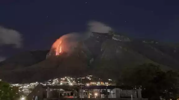 Los primeros reportes fueron dados a conocer alrededor de las 23:00 Los primeros reportes fueron dados a conocer alrededor de las 23:00
