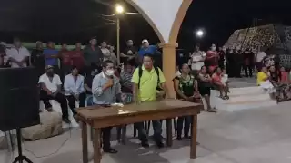 Comunidades de Valladolid bloquean el tránsito a volquetes