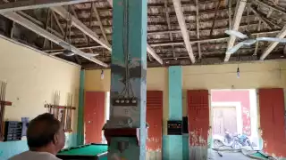 El 80% de las casas con techumbre de teja francesa, la madera ya venció.