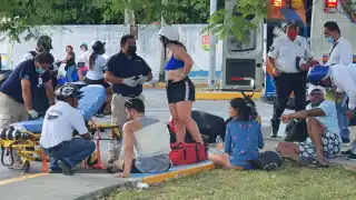 El hombre extranjero fue llevado a un hospital luego de caer de la motocicleta en la Avenida Juárez de Cozumel