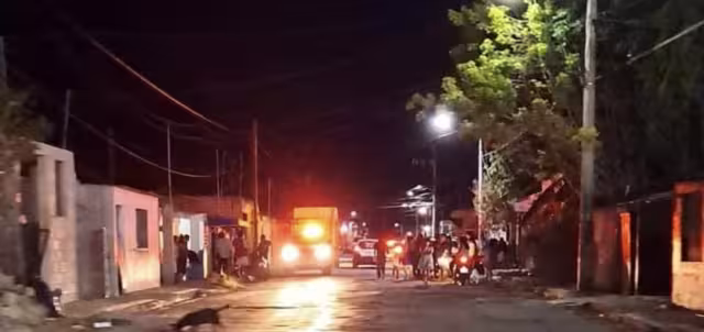 El hecho alertó a vecinos que salieron a ver qué es lo que sucedía