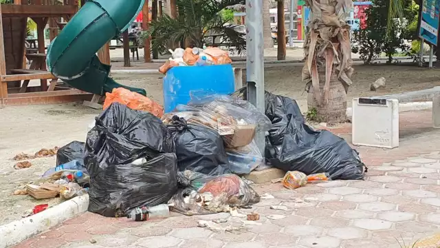La acumulación de basura en las calles de Holbox pueden provocar problemas en la salud de los habitantes de la isla en Quintana Roo