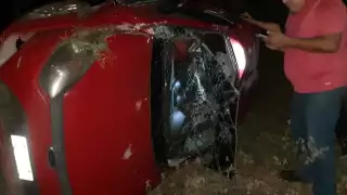Conductor pierde el control y causa accidente en la carretera Mérida-Motul
