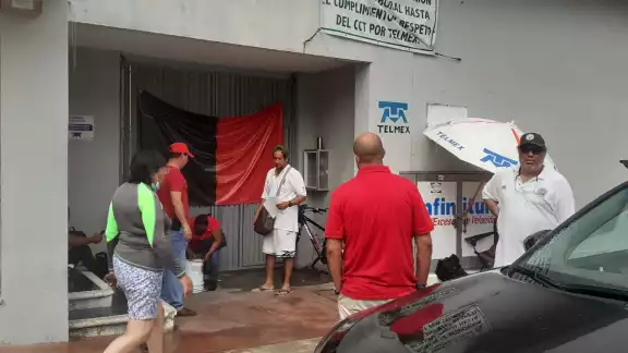 Los trabajadores esperan que se llegue a una cuerdo con Telmex para reactivar la atención al cliente en Cozumel Los trabajadores esperan que se llegue a una cuerdo con Telmex para reactivar la atención al cliente en Cozumel