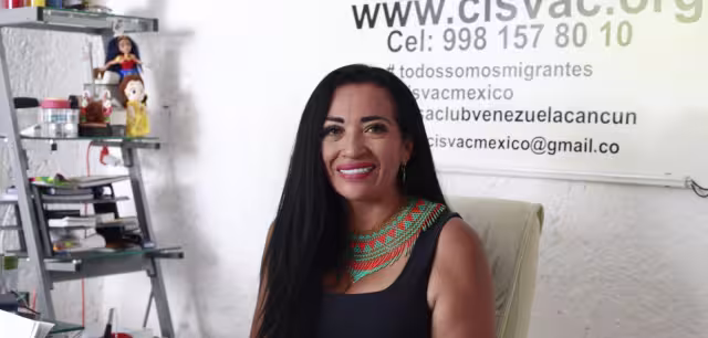 Venezolanos que viven en Cancún se mantienen informados sobre las elecciones en su país