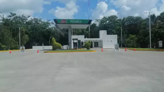 Habitantes de Tekantó enfrentan dificultades debido al cierre temporal de la estación de combustible Habitantes de Tekantó enfrentan dificultades debido al cierre temporal de la estación de combustible