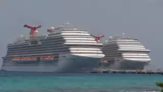 Los cruceros de la naviera Carnival atracan en el muelle de Puerta Maya de Cozumel, que se localiza en la parte que da hacia Playa del Carmen