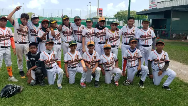 Los ruleteros gestaron el triunfo en el campo de beisbol del ejido