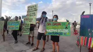 Manifestantes piden no construir el cuarto muelle en Cozumel