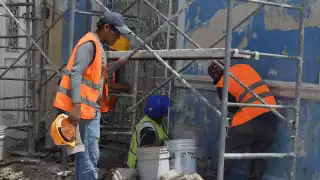 Albañiles de Yucatán perciben bajos salarios y se enfrentan a  un elevado número de accidentes laborales