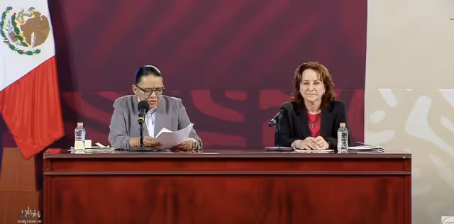 Conferencia de prensa en Palacio Nacional