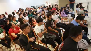 Universitarios de Cancún aspiran a vivir de su carrera, con sueldos hasta de  40 mil pesos