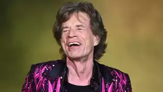 Mick Jagger dio positivo a COVID-19