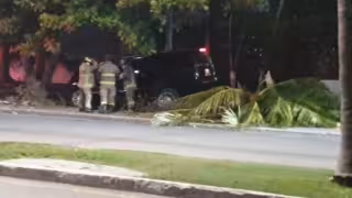 ¡Impacto mortal! Dos personas pierden la vida tras estrellarse violentamente en zona hotelera de Cancún