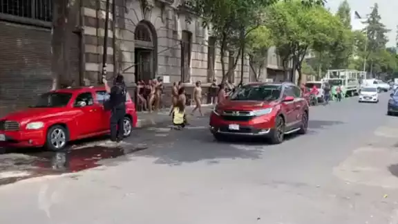 Las personas realizaron este acto afuera de la Secretaría de Gobermación