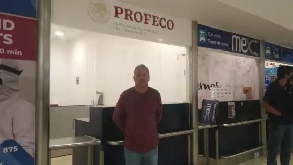 Después de la discusión, la pasajera logró abordar su vuelo a Veracruz Después de la discusión, la pasajera logró abordar su vuelo a Veracruz