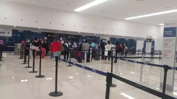 Las actividades en el Aeropuerto de Mérida comenzaron muy por la mañana, con el vuelo madrugador de la CDMX Las actividades en el Aeropuerto de Mérida comenzaron muy por la mañana, con el vuelo madrugador de la CDMX