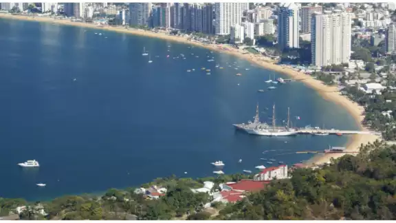 Una de las víctimas de aspecto cadavérico fue encontrada en las inmediaciones de la bahía de Santa Lucía