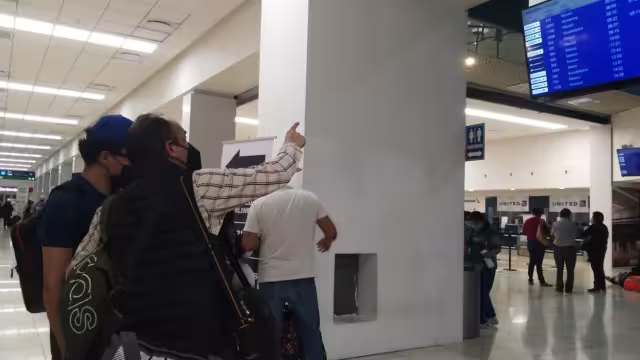 A pesar de la neblina que se registró este domingo, las operaciones continuaron