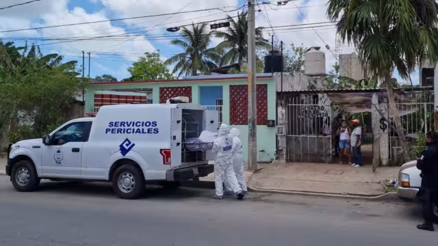 Personal del Servicio Médico Forense en Cancún acudió a realizar el levantamiento del Cadáver