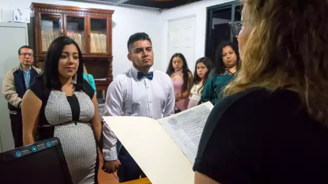 Muchas parejas organizan sus bodas en playas, haciendas o sitios icónicos de la entidad