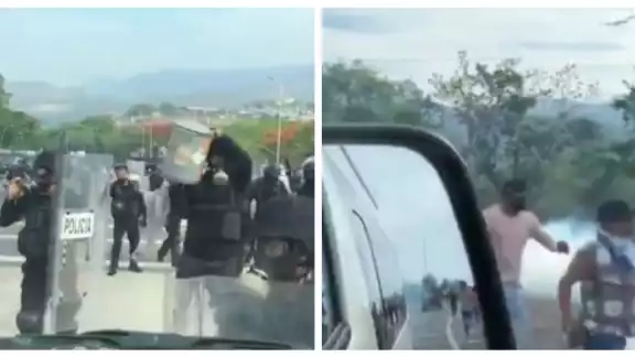 Desalojo de normalistas de una caseta de cobro Desalojo de normalistas de una caseta de cobro