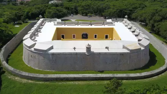 El Fuerte de San Miguel en Campeche es uno de los más visitados en el Estado,. según datos del Sistema de Información Turística El Fuerte de San Miguel en Campeche es uno de los más visitados en el Estado,. según datos del Sistema de Información Turística
