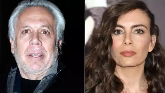 El romance de los famosos tuvo una duración de 6 meses, tiempo en que ambos sufrieron las críticas del público dada la diferencia de edad. El romance de los famosos tuvo una duración de 6 meses, tiempo en que ambos sufrieron las críticas del público dada la diferencia de edad.