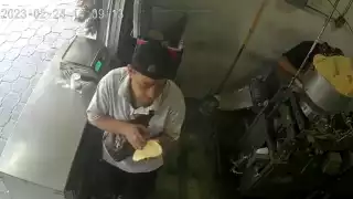 Los hombres lograron llevarse el dinero en efectivo