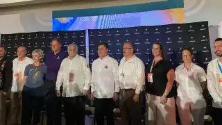 Enrique Beltranena hizo su anuncio en el Tianguis Turístico 2022, junto al secretario de Turismo, Miguel Torruco Marqués. Foto: Twitter @@kikebeltranena