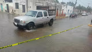 Fuertes lluvias azotan al Noreste de Yucatán; reportan encharcamientos en calles y afectaciones al tránsito