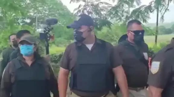 El agente fue separo de sus labores en el INM