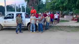 Retienen y amarran a funcionario de la SDA en Hopelchén por crisis de sequía en cultivos de maíz