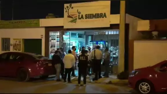 Según se dijo en su momento, tras ser golpeado y violado por los policías, José Eduardo acudió a su centro de trabajo Según se dijo en su momento, tras ser golpeado y violado por los policías, José Eduardo acudió a su centro de trabajo