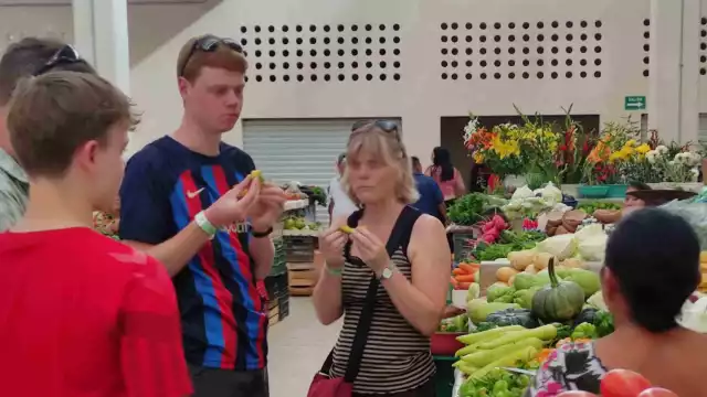 Turistas disfrutaron de la gastronomía yucateca en su visita a Valladolid