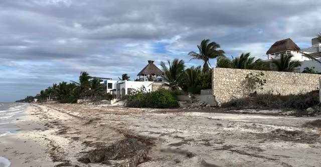 Propietarios de viviendas en la costa se ven afectados por los precios excesivos del impuesto predial